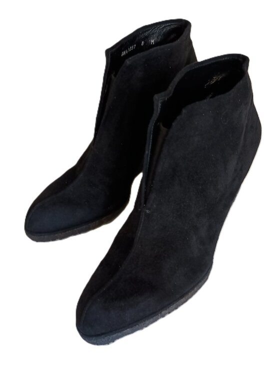 Stuart Weitzman Shoes - Stuart Weitzman Black Suede Booties Women’s Size 8